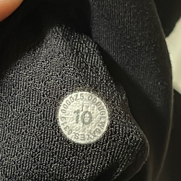 Lululemon Wunder Under Crop High-Rise 21" *Flocked Everlux | Size 10 **FLAWED** - Picture 9 of 16